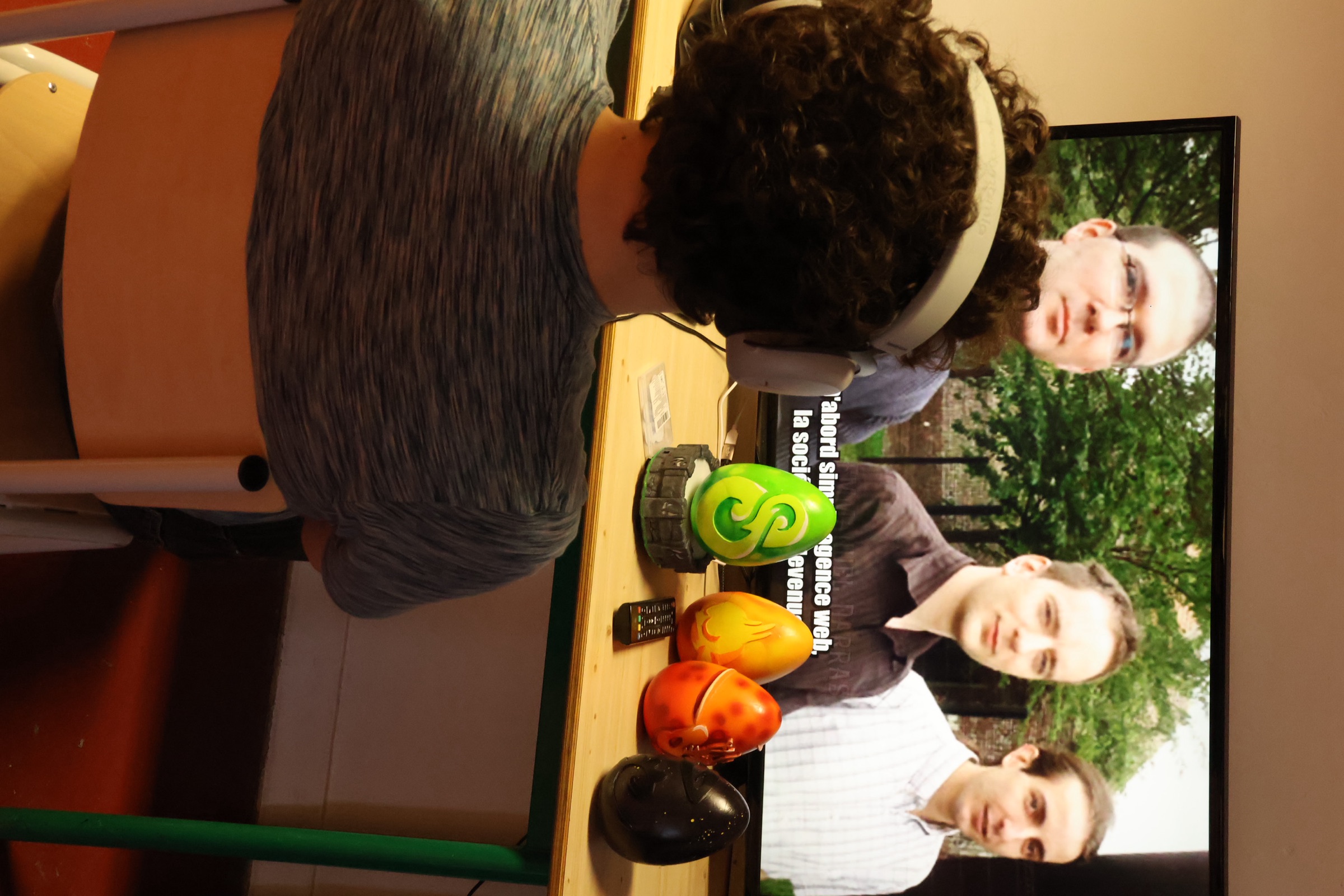 Visiteurs testant les Dofus interactifs